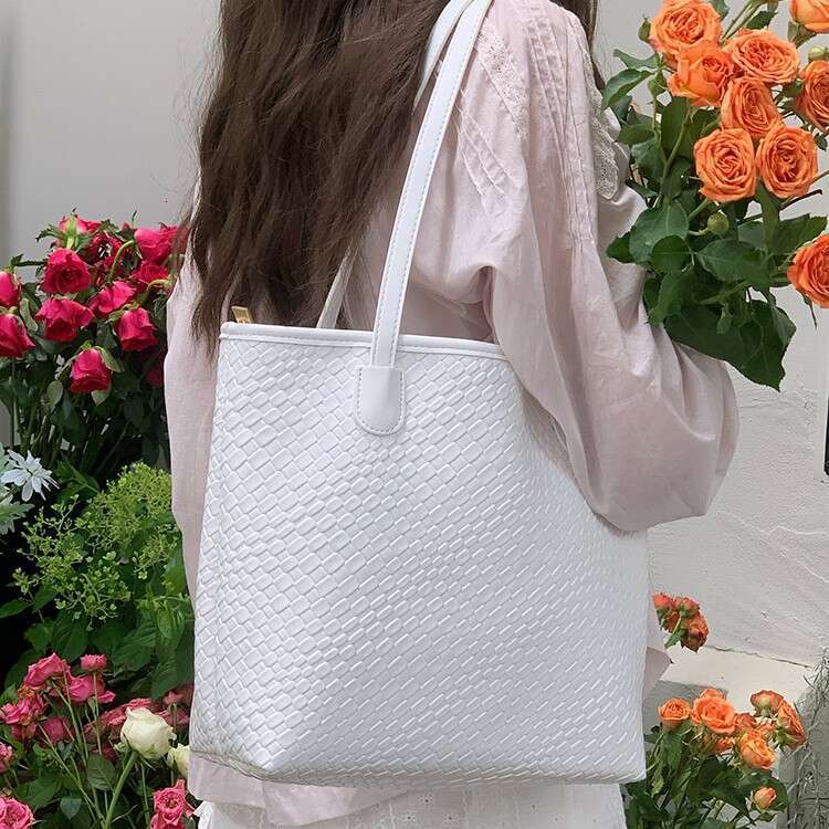 Best Seller Designer Bag Women's 2025 New Large Capacity Black Handbag For Work And Commute Woven Tote Bag Trendy