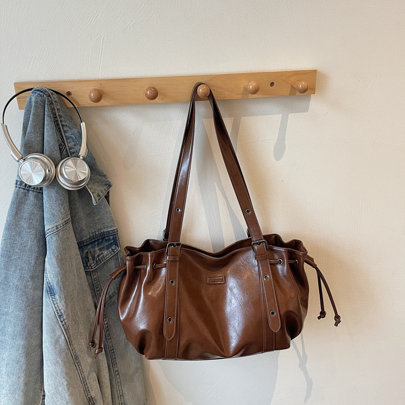 Ladies' casual, elegant, large capacity shoulder bag, simple, high-end, fashionable, shopping, commuting, crossbody bag, student lightweight cros