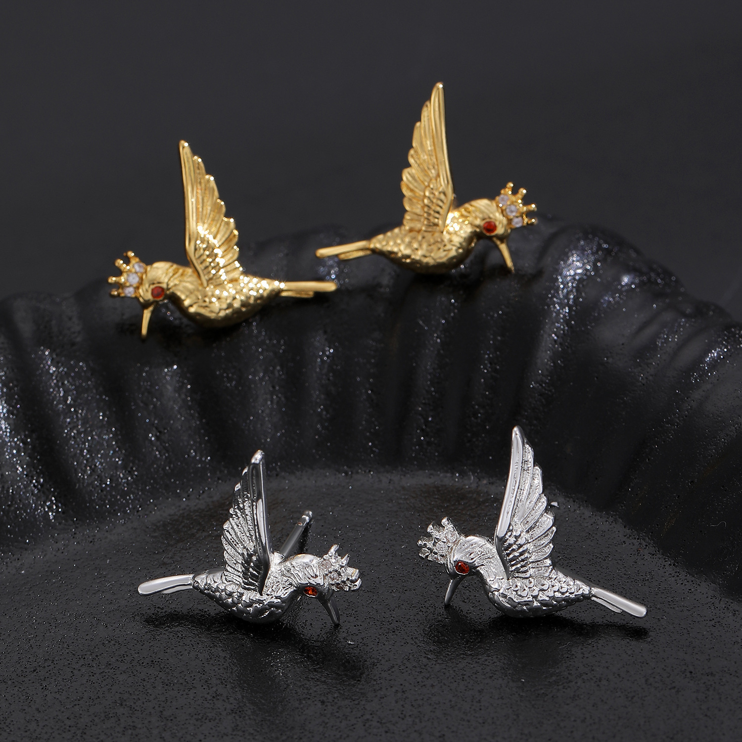 Ins Style Light Three-Dimensional High-End Bird Earrings For Women, Design Crown Hummingbird Ear Jewelry