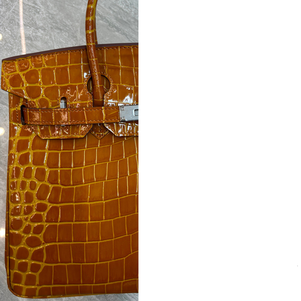 Designer Retro Fashion Leather Bag Crocodile Pattern 2025 New Women's Shoulder Bag Large Capacity Multifunctional Handbag