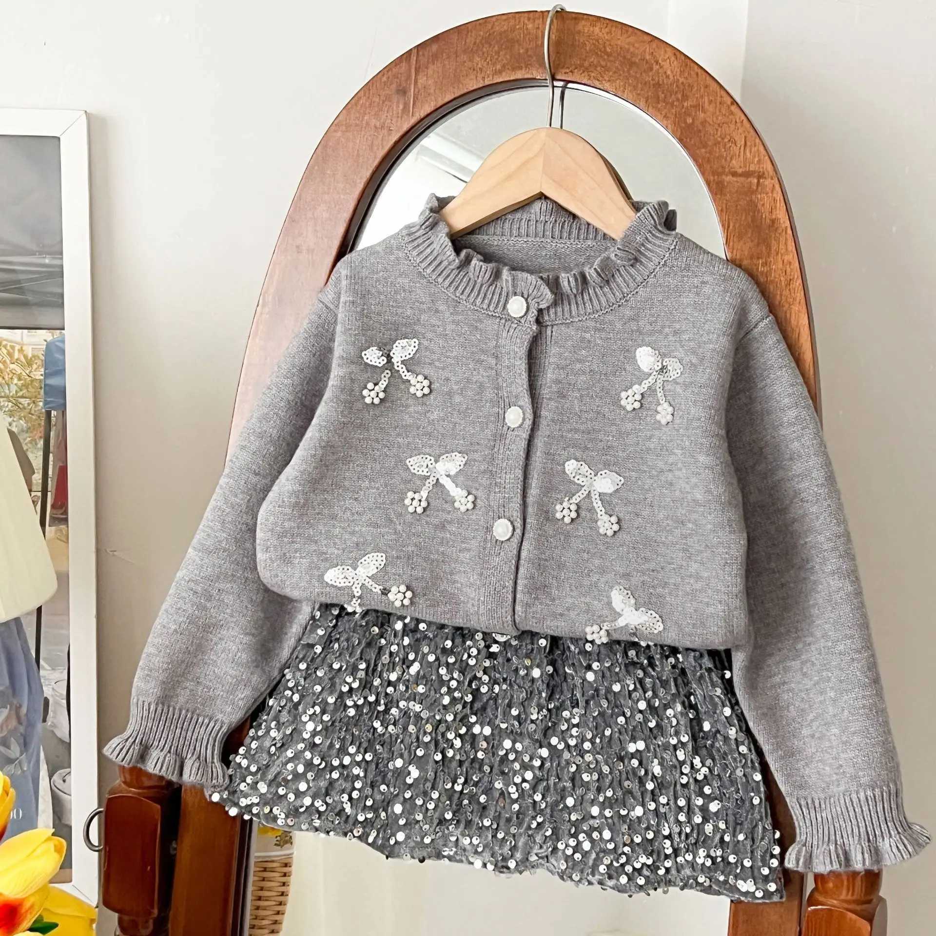 Girls Sweater Korean Skirt Set Spring and Autumn New Baby Girls Elegant Bright Diamond Knitted Cardigan Sparkling Princess Skirt L250926D8GC