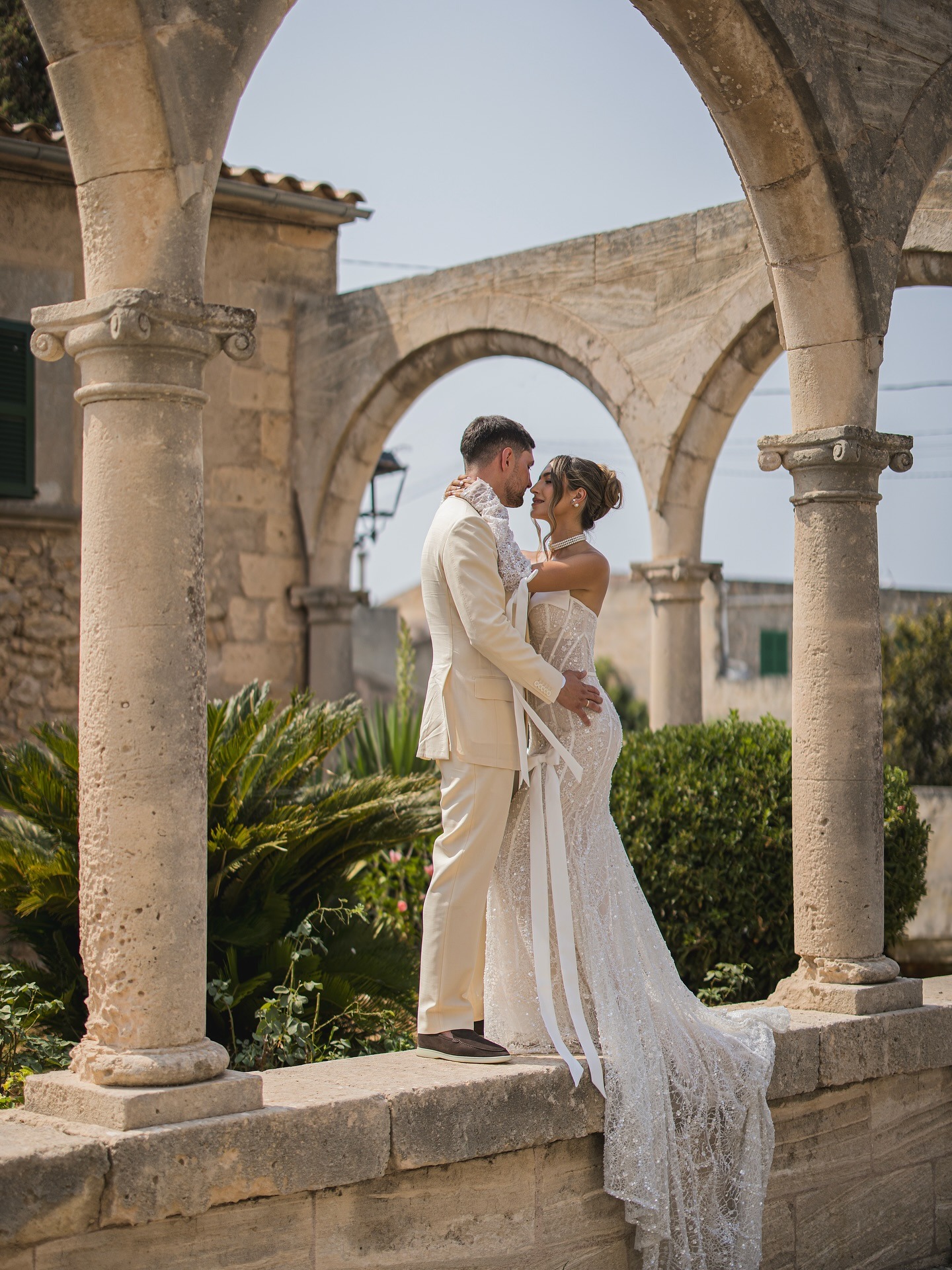 Designer Mermaid Wedding Dress Sweetheart Neck Sleeveless Bridal Gowns Sequins Bow Sweep Train Dresses Custom Made vestidos de novia