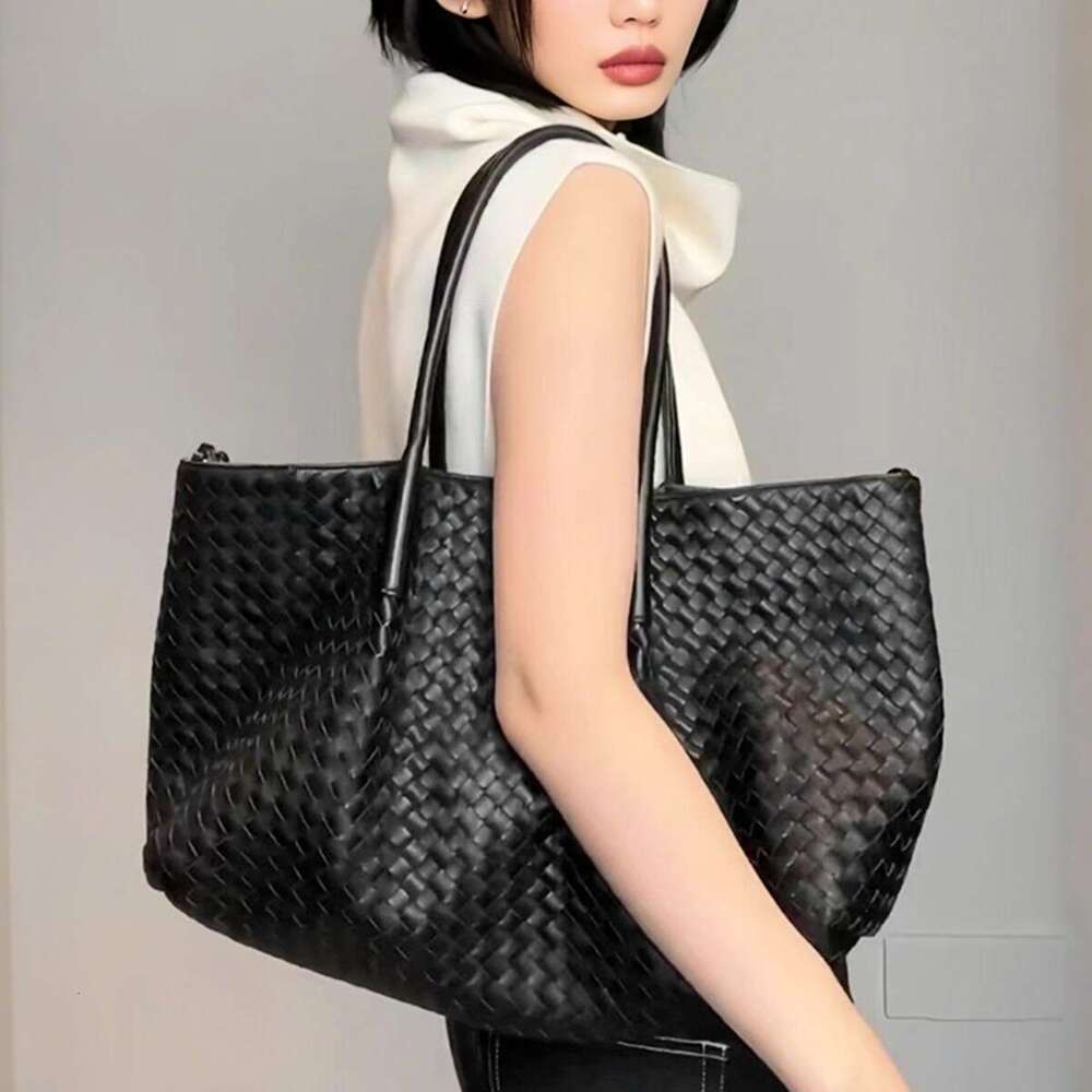 designer bag Luxury bag Genuine Leather Women's Handwoven Large Capacity Casual Commuter Tote Handheld Shoulder Crossbody Bucket Bag