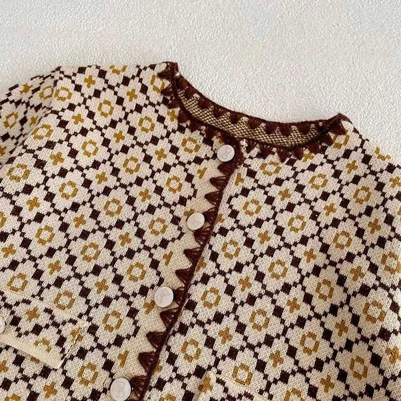 New Autumn Baby Clothes Sweater Set Infant Girls Knit Sweaters Cardigan Jacket Blommer 2 Pcs L250926OGNH
