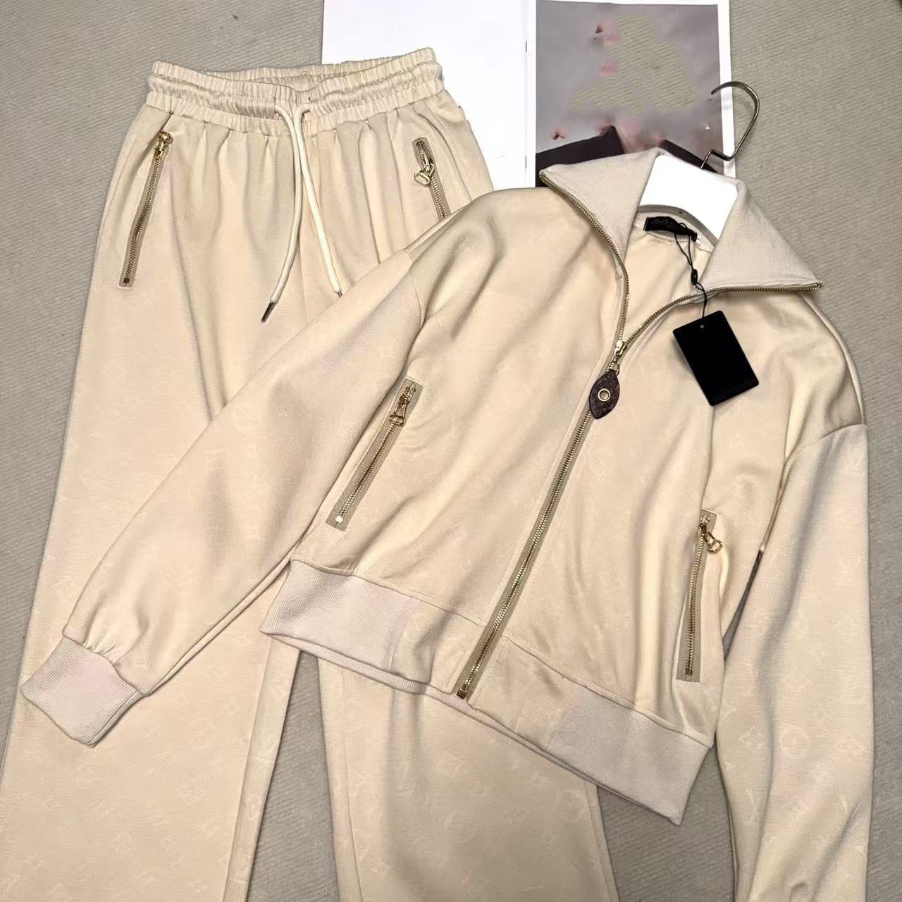 Designer's high-end and fashionable new knitted sportswear set of two pieces S---L