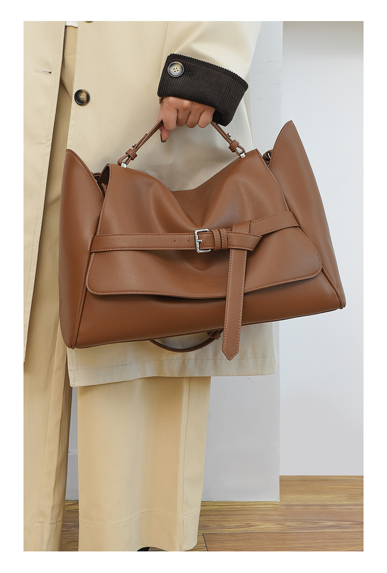 Handbag Fashion Light Luxury Women s Bag New Large Capacity Commuter Women s Shoulder Bag Simple Retro Handbag Designer Bag Luxury bag Designer Bag