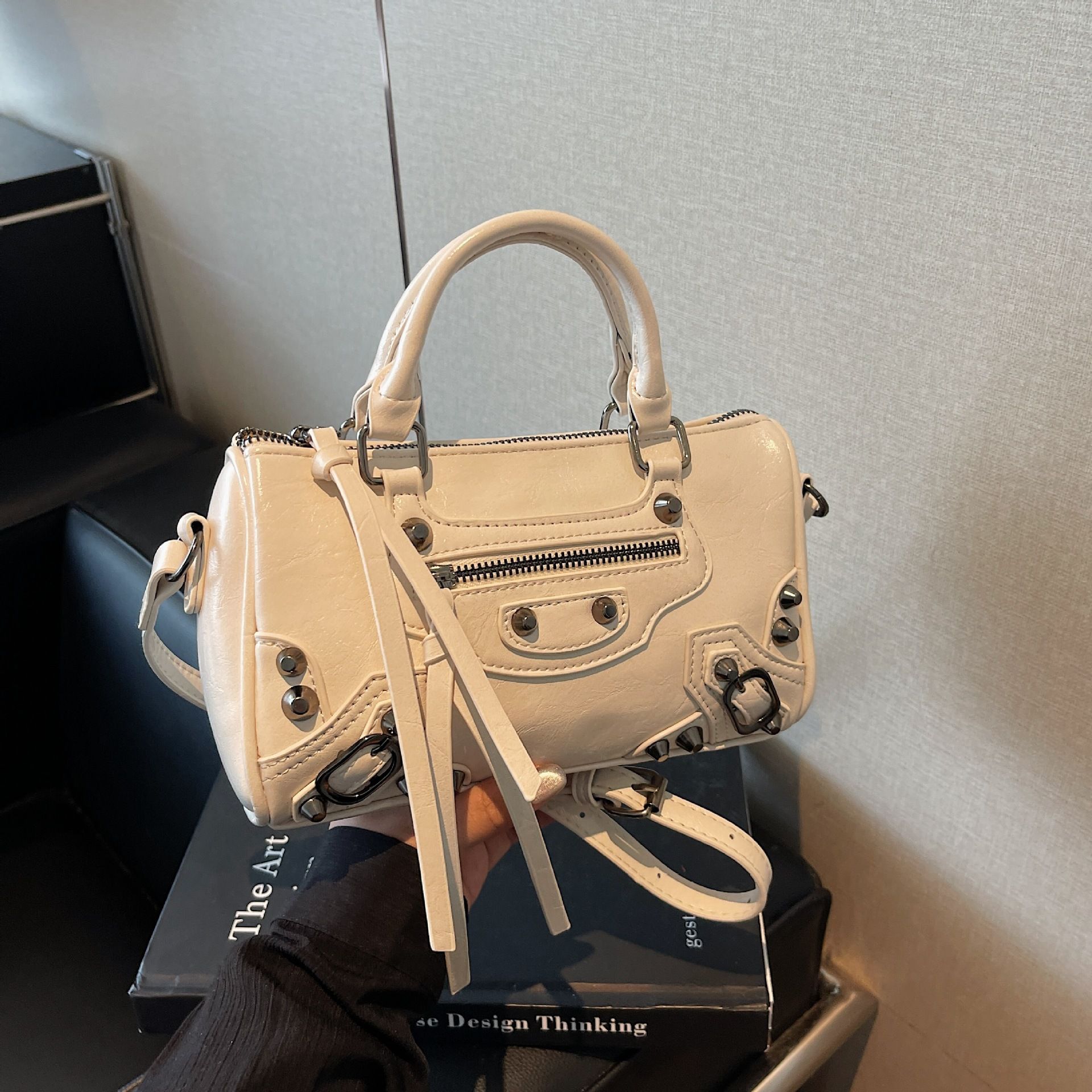 Designer Bag Bag Crossbody Bag Shoulder Bag 2025 New Ladies Fashion Commuter Bag Ladies Handbag Large Capacity Small Square Bag