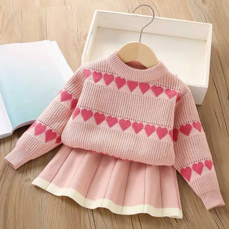 Girls sweater set for autumn and winter new westernstyle childrens heartshaped long sleeved knitted topshort skirt twopie L250926K8X9