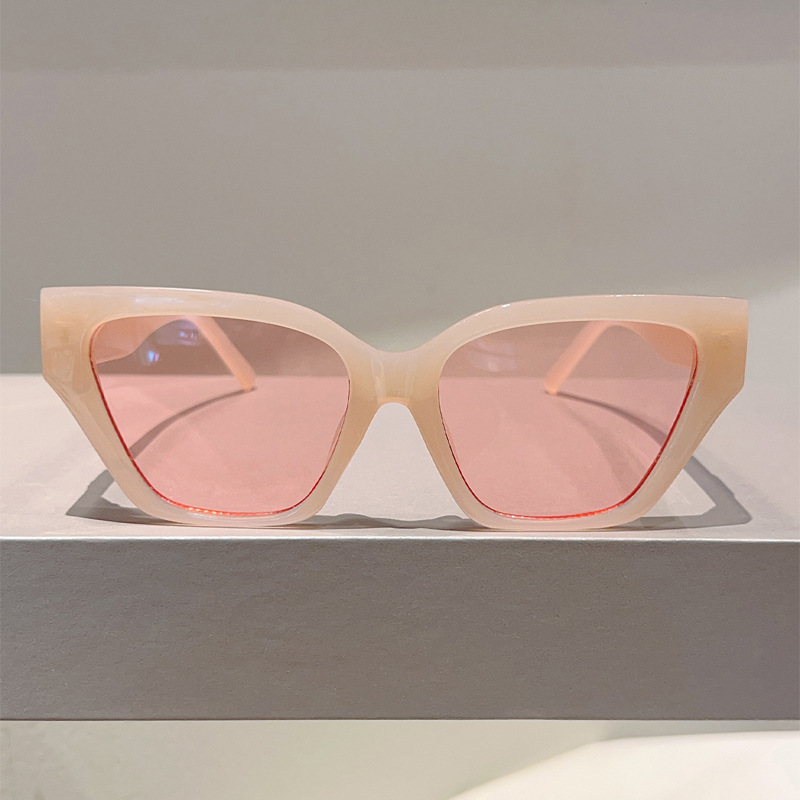 2025 New European American High End Cat Eye Sunglasses Over sized Unisex Versatile Face Slimming Shades