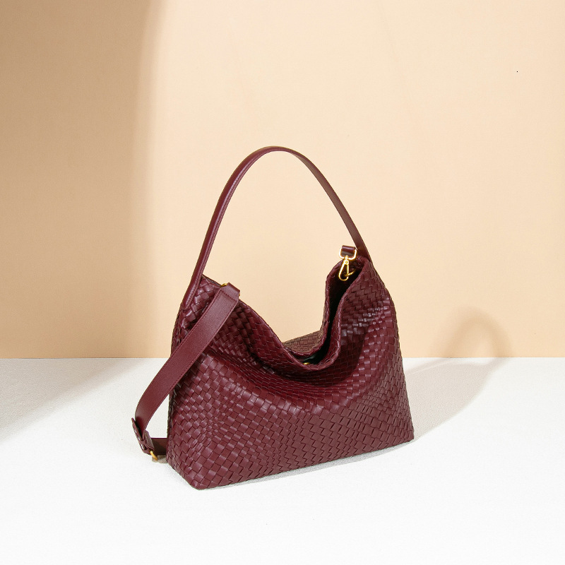 New Women's Woven Large Capacity Shoulder Bucket Multi-use Dumpling Fashion Versatile Tote Bag