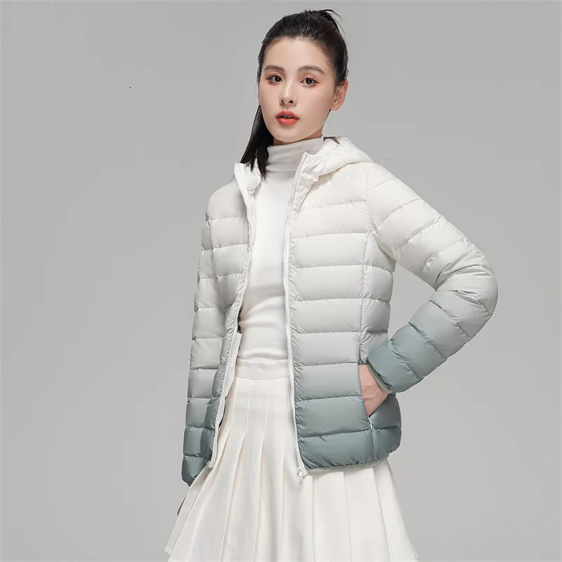 Woman Winter Hooded Coat 90 Duck Down Filled Fashion Gradient Jacket Ultra Light Autumn Warm Parkas Windbreaker 250917