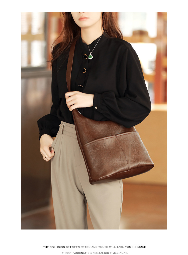 Bag Autumn New Large Capacity Women's Handbag Retro Trendy Style Shoulder Bag Commuter Underarm Bag Light Luxury Designer Bag