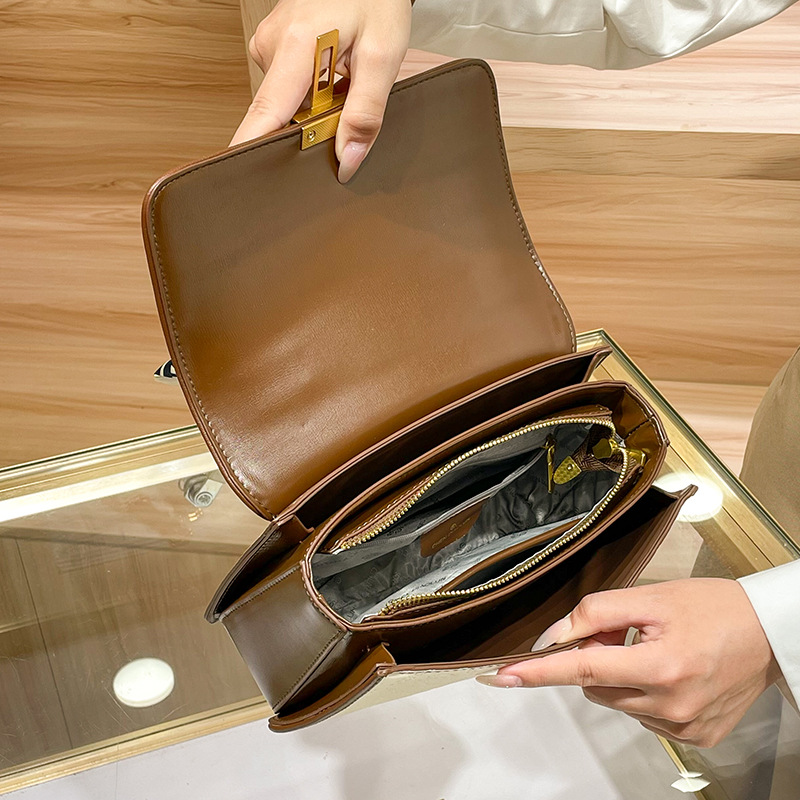 Designer bag niche light luxury contrasting handbag women's 2025 new small square bag shoulder messenger bag fast delivery