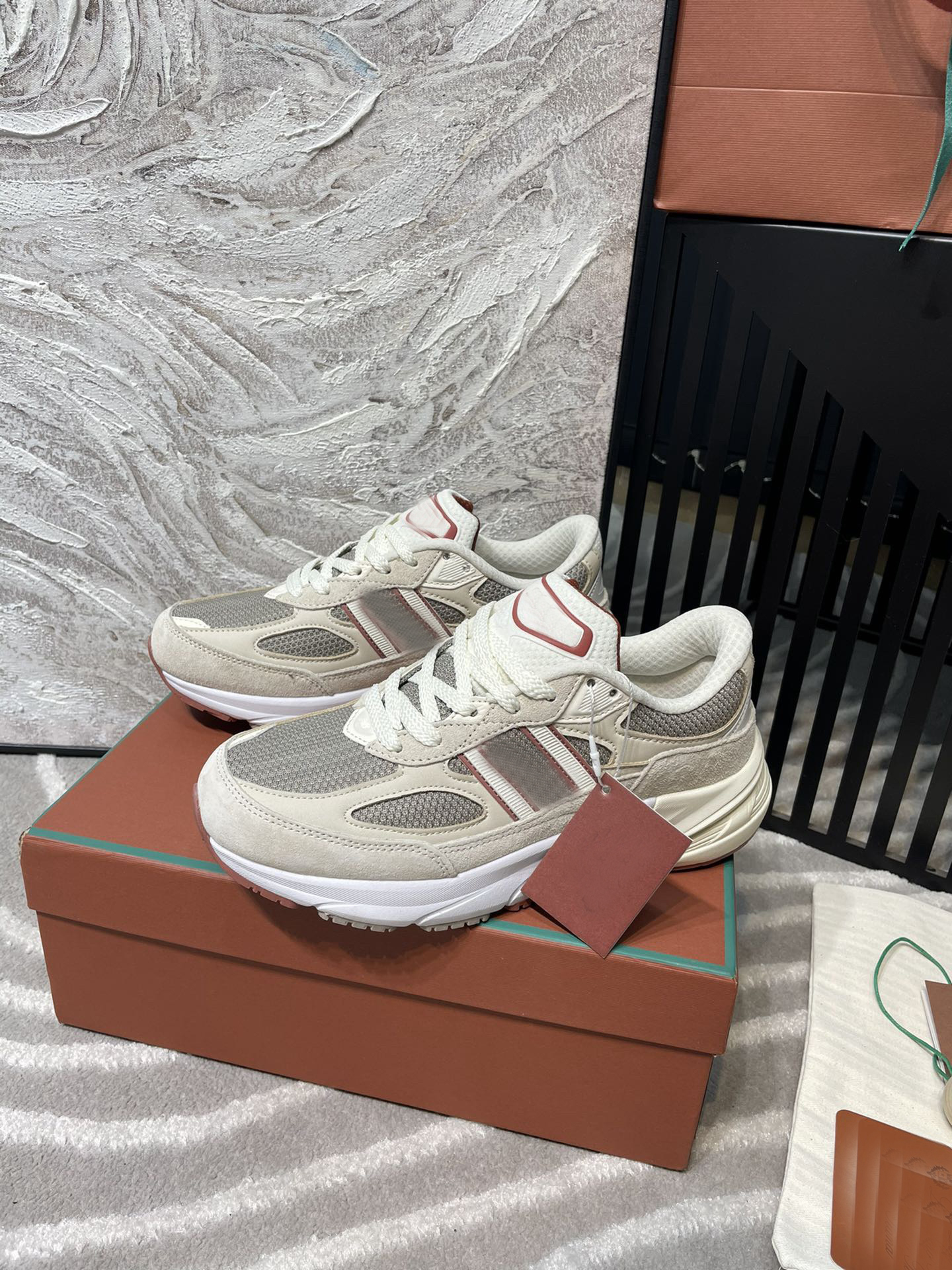 designer Shoes luxury 990v6 sneaker leather Platform fashion Men Women Daily Outfit Outdoor Recreation Mesh running shoes Size 35-45 designer bag