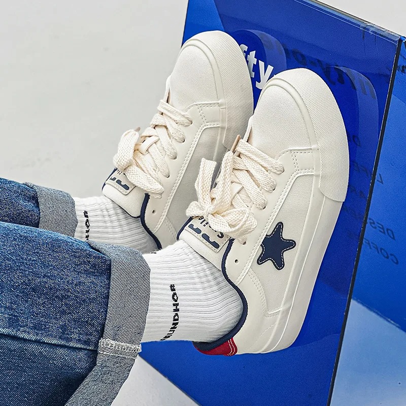 neakers Men Fashion Contrast Canvas Leather Panels Vulcanized Shoes Couple Sports Skateboard Shoes Men Trainers Fashionable Athletic Footwear for Coup