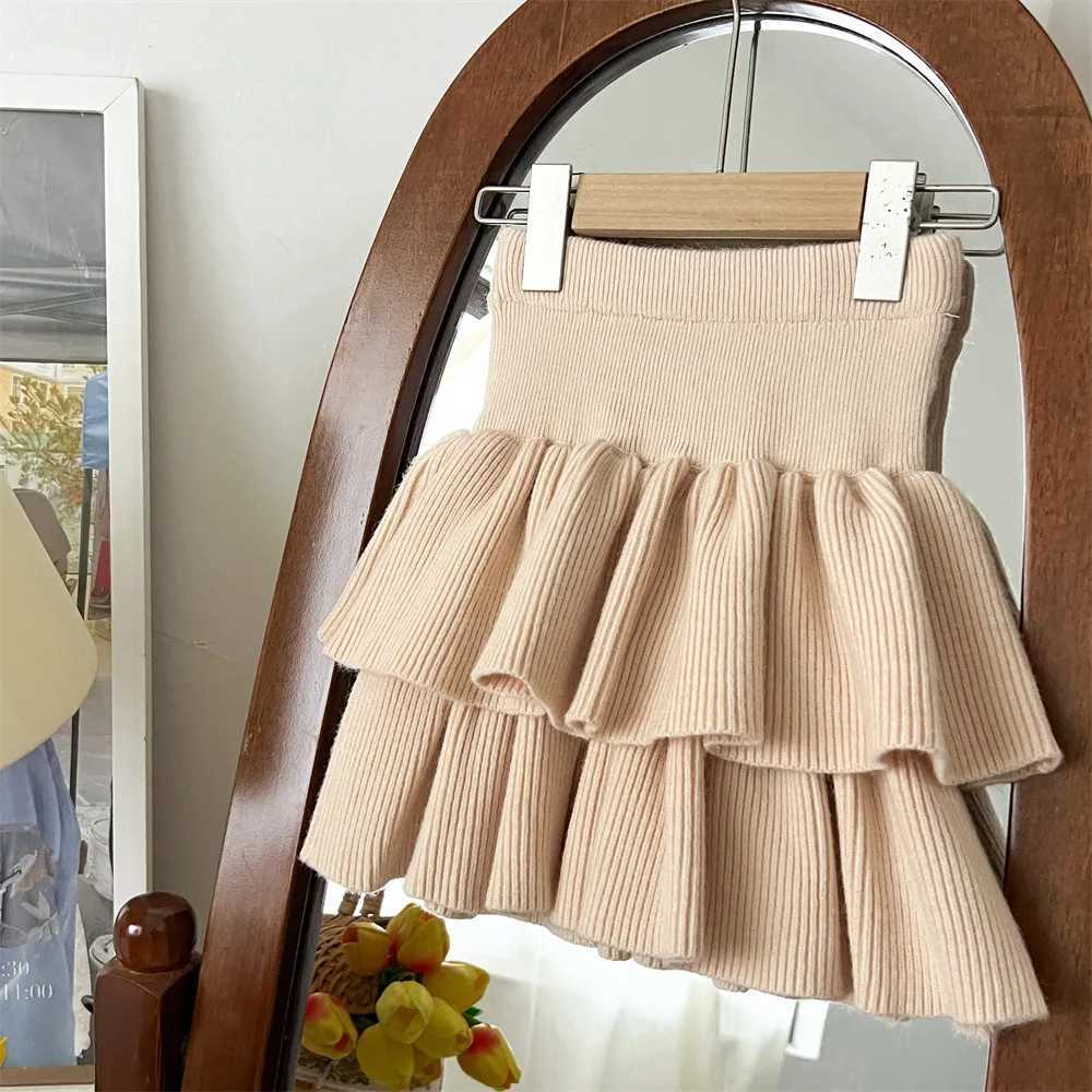 Girls Sweater Set AutumnWinter New Korean Style Solid Color Love Knitted Long Sleeve Cake Skirt Two Piece Set L250926GRRG