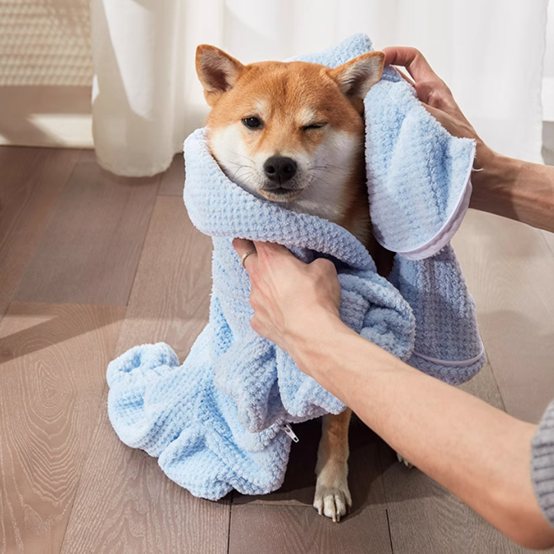 Pet bath towel absorbent quick drying small dog dog cat jumpsuit with zipper thickened coral fleece strong absorbent