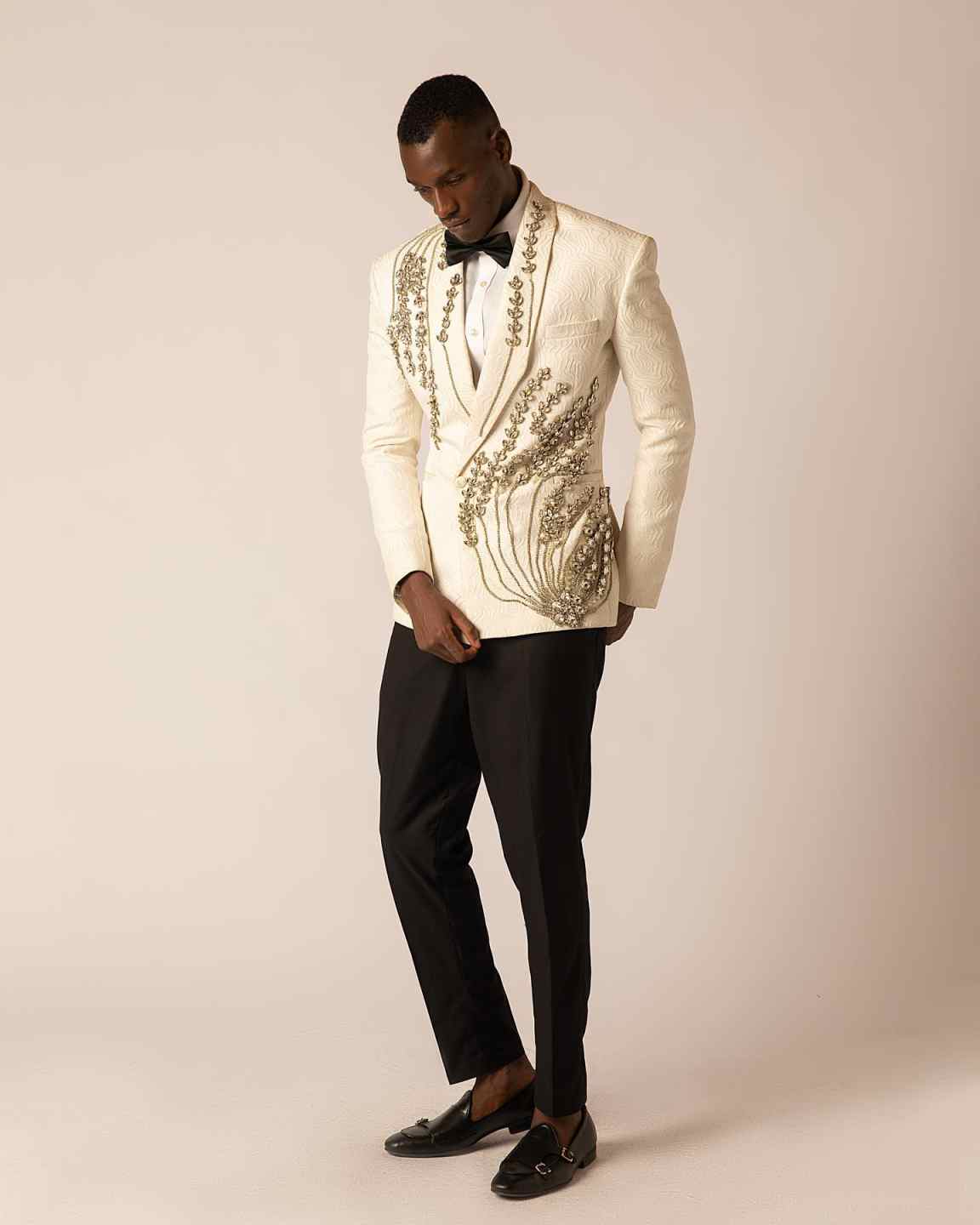 Sparkly Wedding Groom Tuxedos 2 Pieces Blazer Pants Crystal Beading Formal Party Special Occasion Men Suit Customized