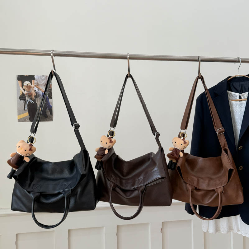 Fashionable new casual elegant large capacity shoulder bag, simple and high-end shopping commuting women's crossbody bag, college student lightwe