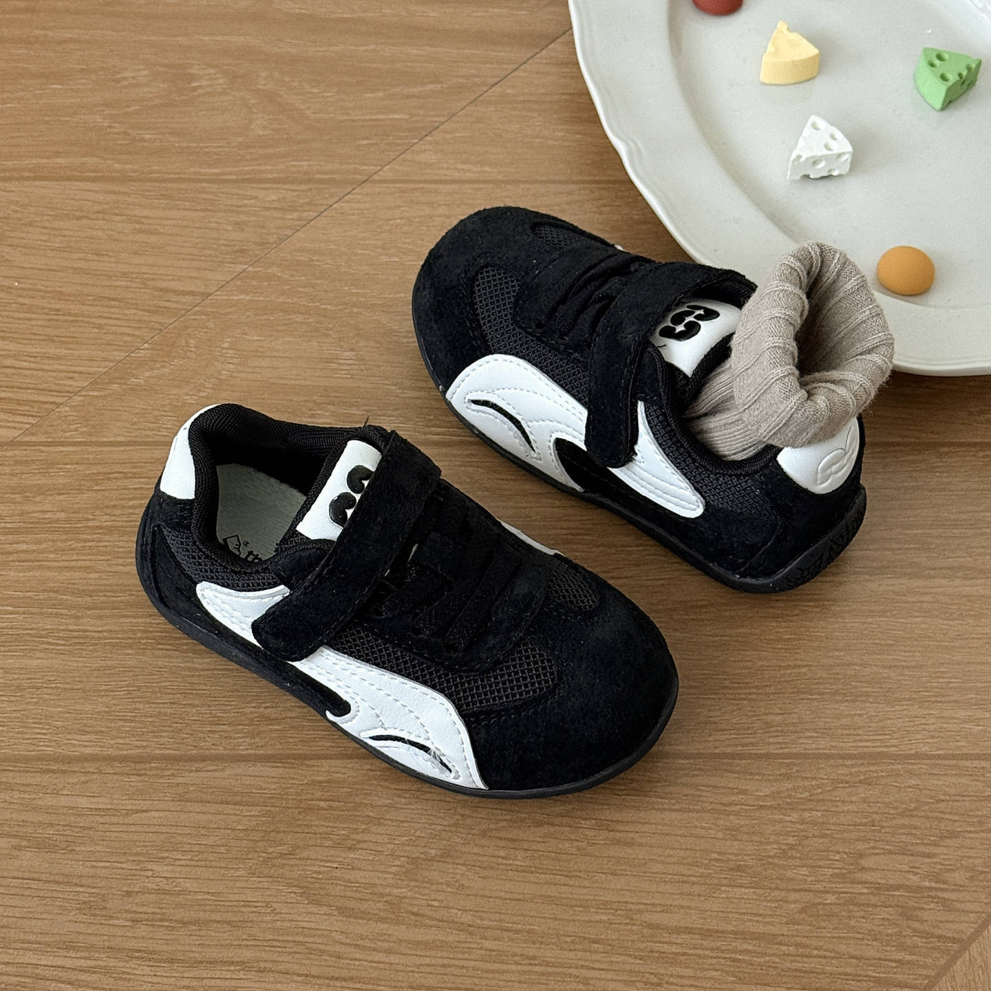 Children's functional sports shoes autumn new Wenzhou children's shoes men's and women's racing style thin sole Velcro