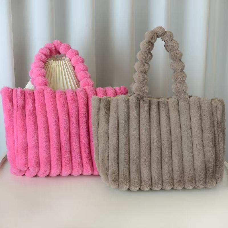 Autumn and Winter New Plush Women s Fashion Inner Bag Handbag Single Shoulder Fashion Women s Handbag Designer Bag Luxury bag Women s Single Shoulder 