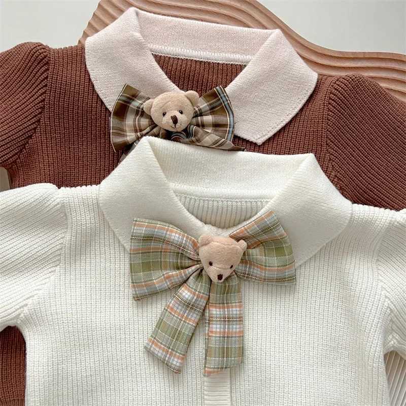Autumn Winter Girls Clothing Set Cartoon Bear Bow Decoration KnitwearStripe Pleated Skirt 2Pcs For 26Y Kids Casual Suit L25092613R1