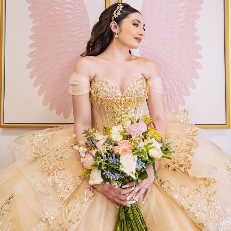 Light Champagne Shiny Quinceanera Dresses Off The Shoulder Applique Lace Beads Corset Tull Party Birthday Sweet 16 Dress Vestidos 15 De Anos