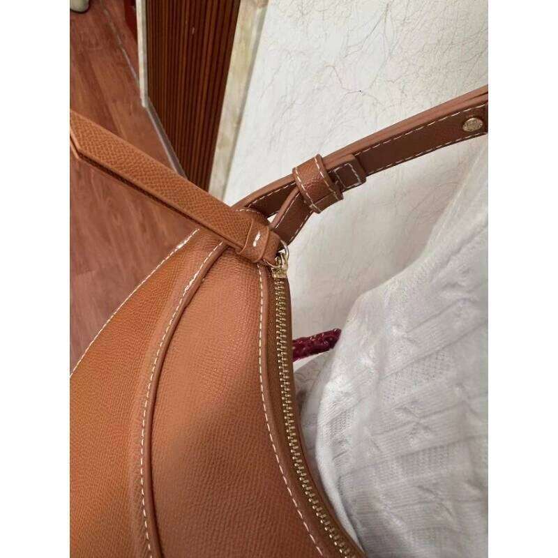 Mode Femmes Croissant De Lune Premium Sense Wild Une paule Portable Commuter Sac Bandoulire