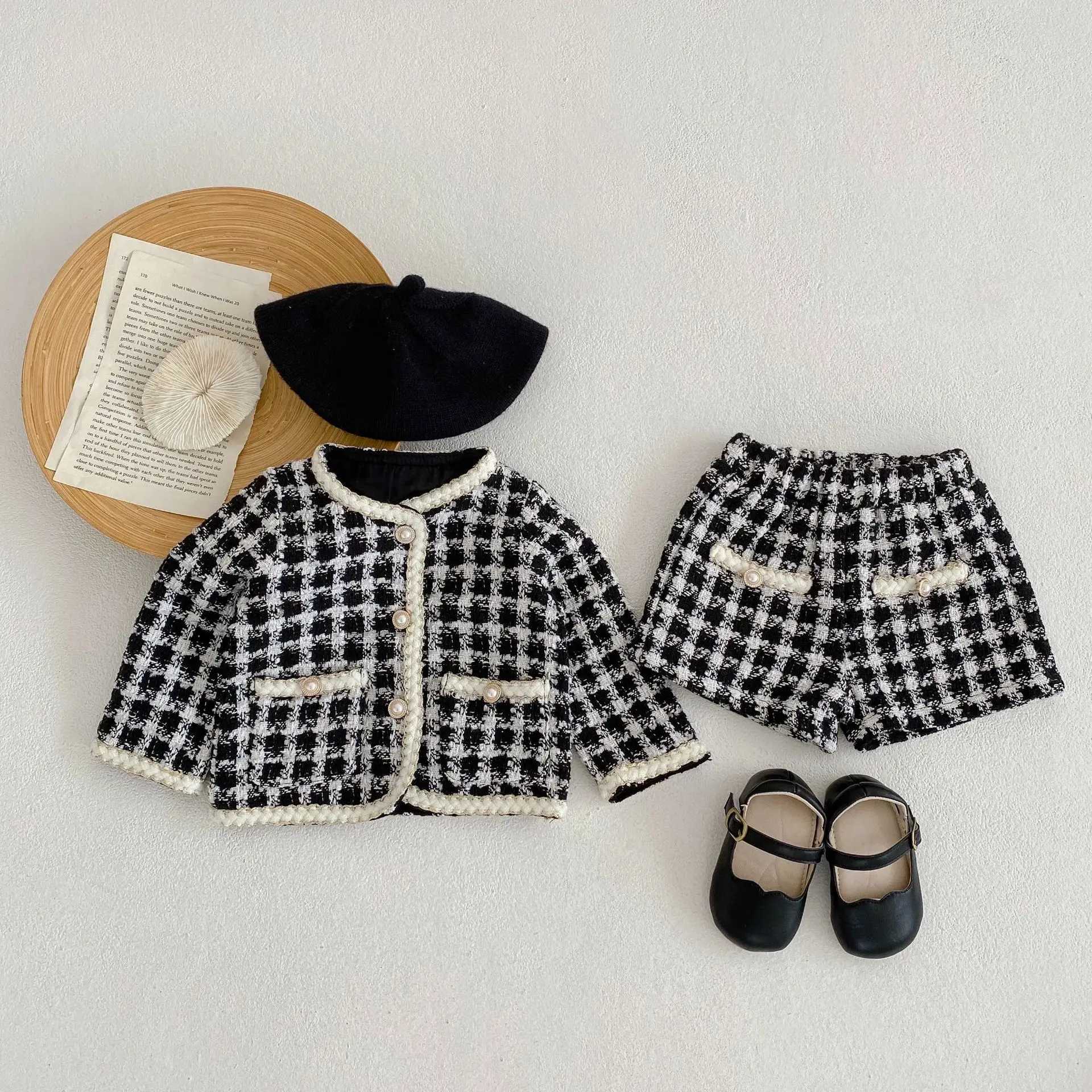 New autumn baby clothes for 24 years old baby girl suit black and white plaid longsleeved coat shorts L250926SPIT