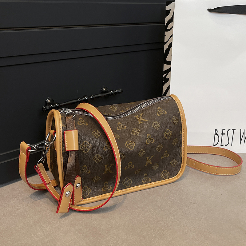 Free delivery designer bag Bag Fashionable crossbody bag for women with smooth and casual lines