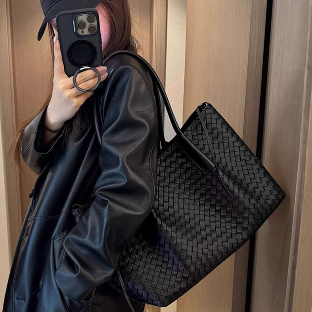 designer bag Luxury bag Genuine Leather Women's Handwoven Large Capacity Casual Commuter Tote Handheld Shoulder Crossbody Bucket Bag