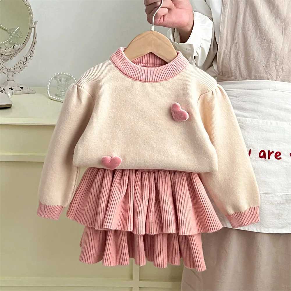 Girls Sweater Set AutumnWinter New Korean Style Solid Color Love Knitted Long Sleeve Cake Skirt Two Piece Set L250926GRRG