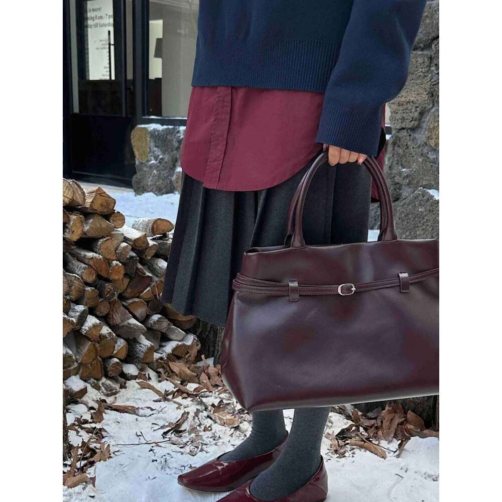 New Stylish Smooth High-End Waxy Cow Leather Large Travel Tote Commuter Underarm Bag Solid Color Cowskin Female Handbags