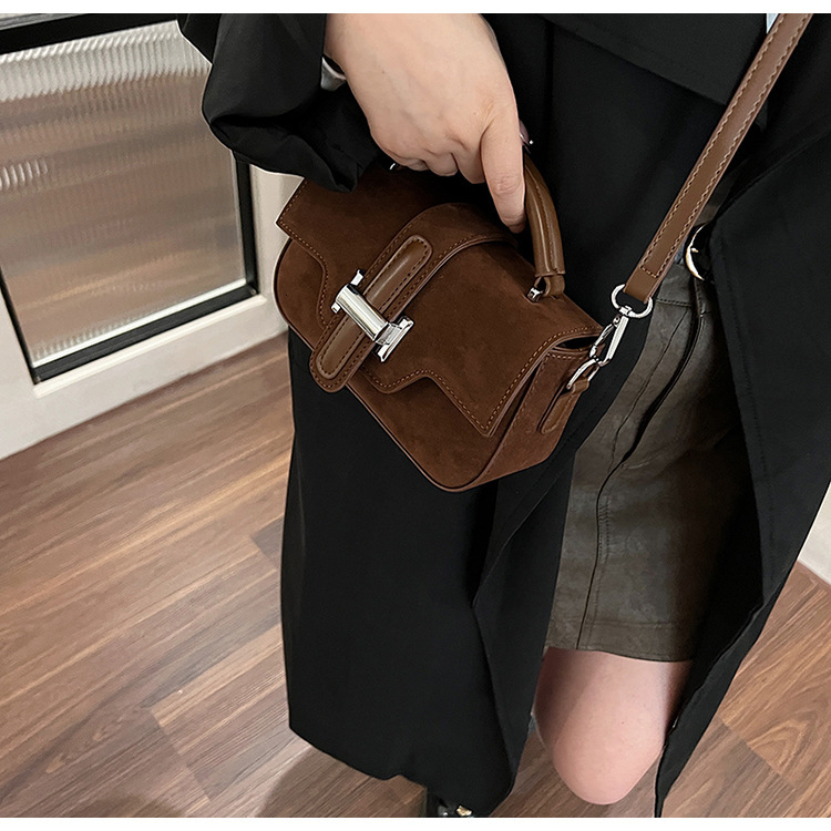 New women's small square bag autumn new fashion handbag trend versatile design casual retro style shoulder bag light luxury designer bag