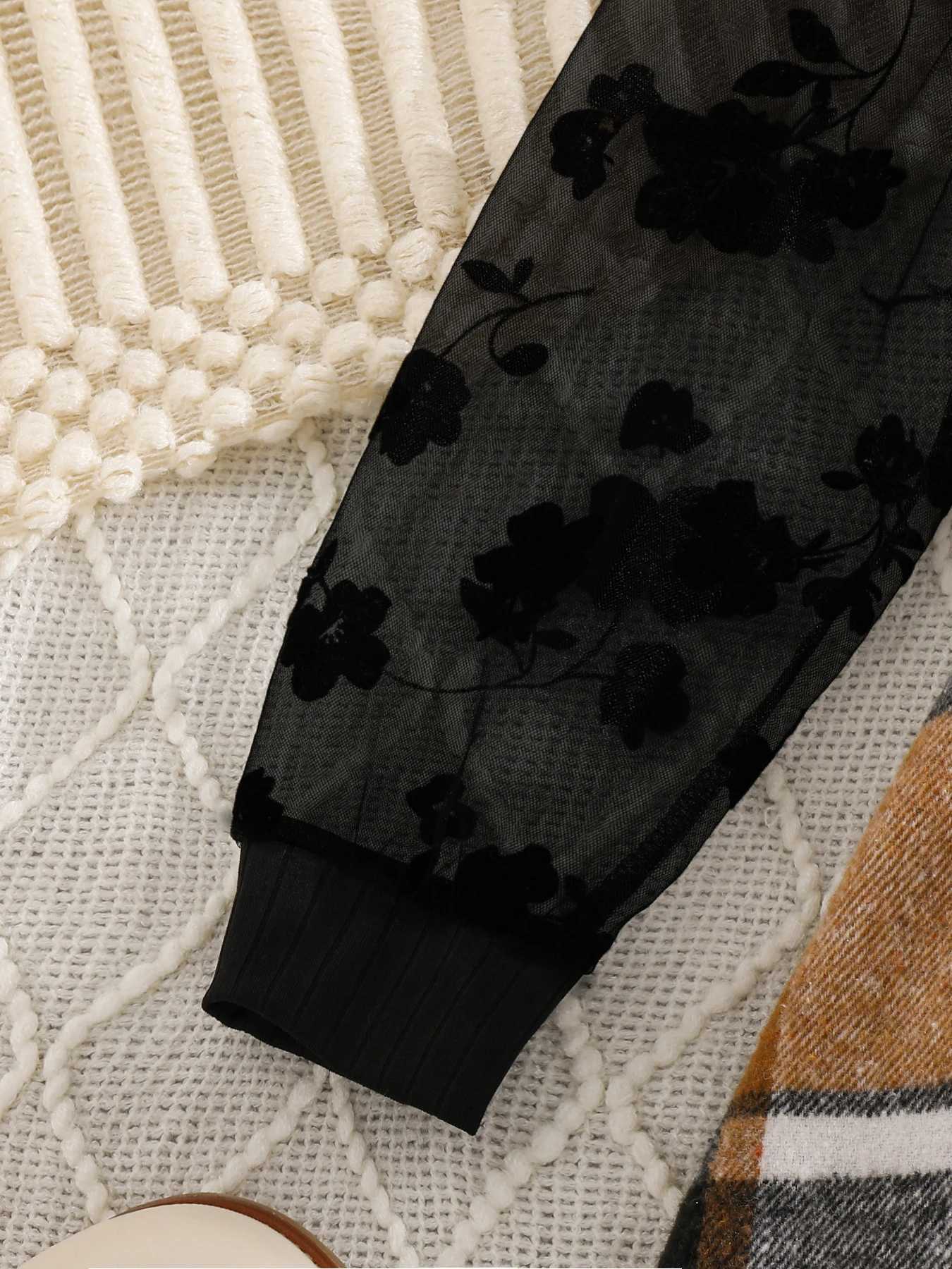 Childrens clothing girls autumn fashion set thin black round neck topcoffee small white plaid skirt L250926EKF8