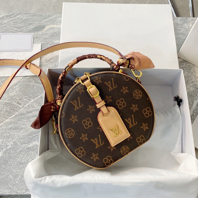 2025 new designer bag fashionable foreign style saddle bag presbyopia round cake bag shoulder crossbody small round bag women