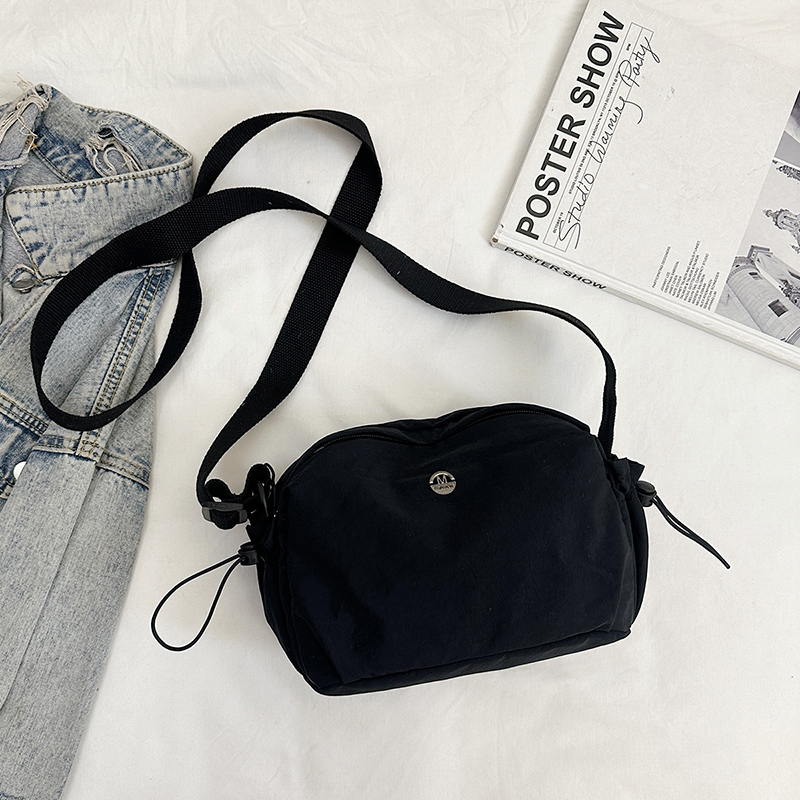 Autumn new casual elegant large capacity shoulder bag, simple shopping commuting essential crossbody bag, student fashionable lightweight crossbody ba