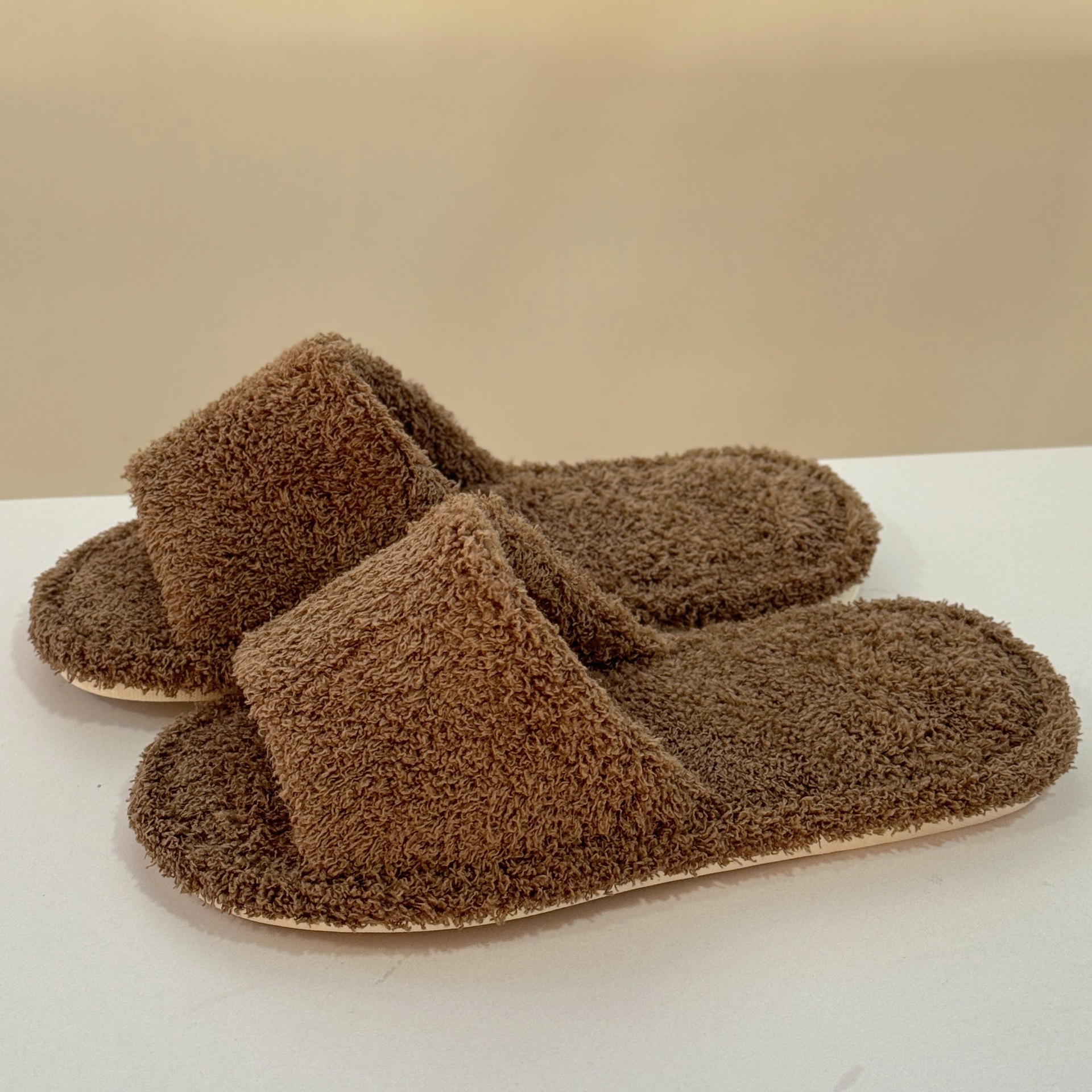 5520CE Little Sheep One-Word Open-Toe Simple Luxury Style Flat Slippers ddmymarket