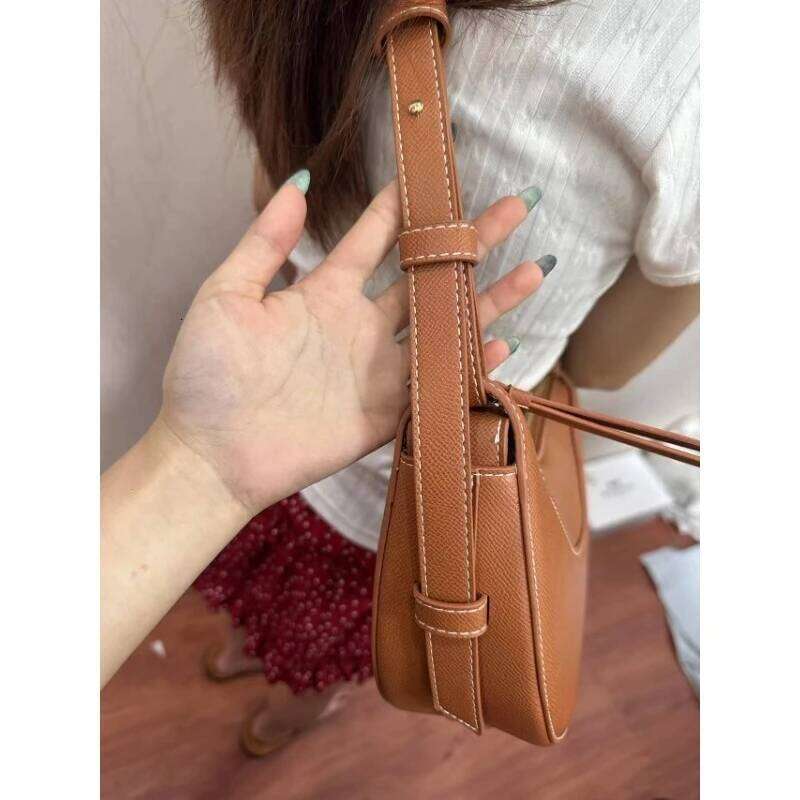 Mode Femmes Croissant De Lune Premium Sense Wild Une paule Portable Commuter Sac Bandoulire