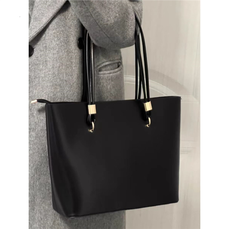 2025 new women's large capacity bag high-end handbag luxury bag autumn and winter new single shoulder armpit bag designer bag