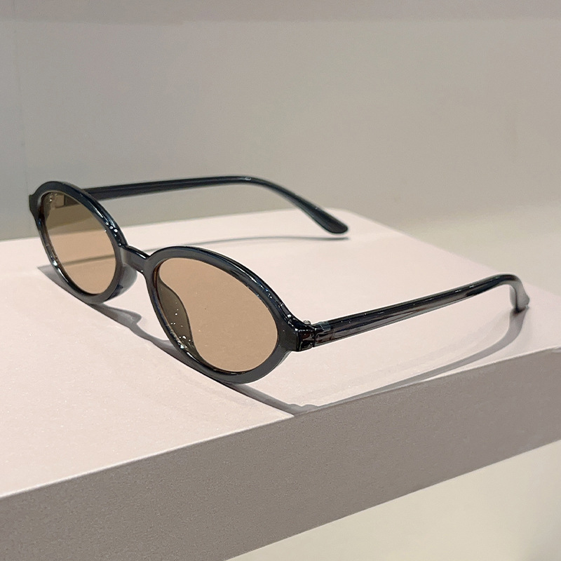 2025 New Retro Oval Leopard Print Sunglasses High End Small Frame Fashion Shades for Petite Faces