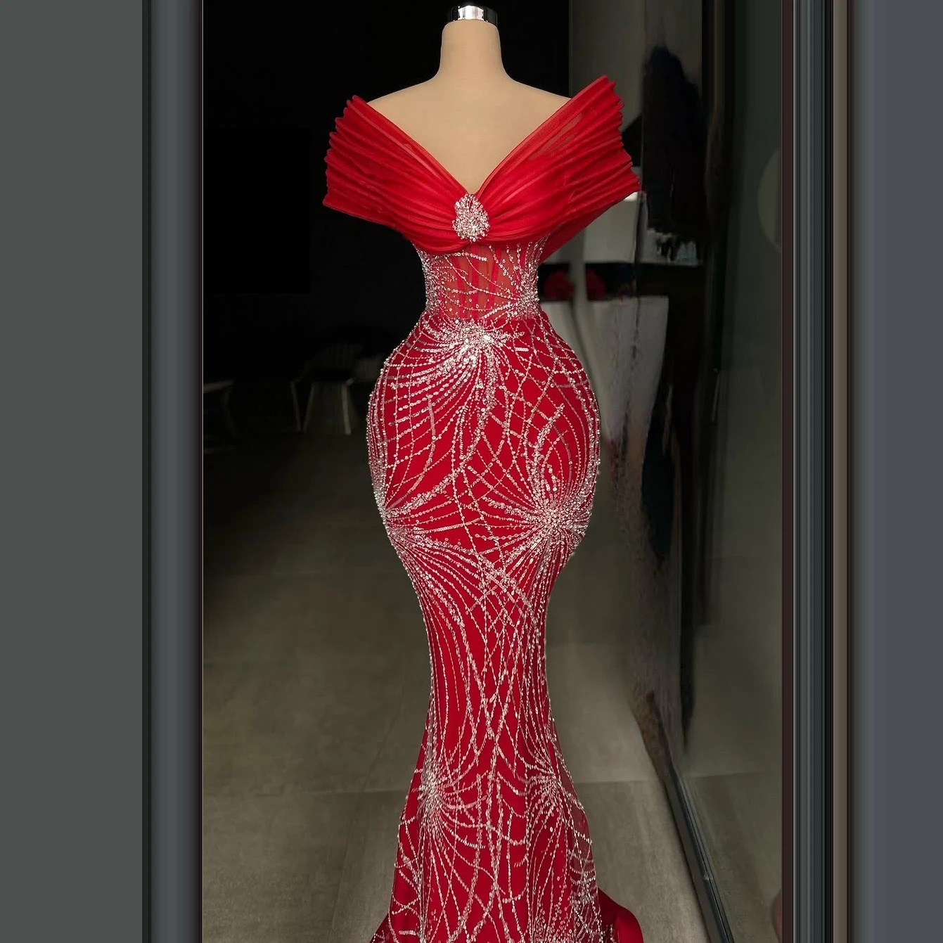 Unique Sequins Evening Dresses Off Shoulder Prom Gowns Beading Princess Sweep Train Customized Sweep Train Vestidos De Noche Plus Size