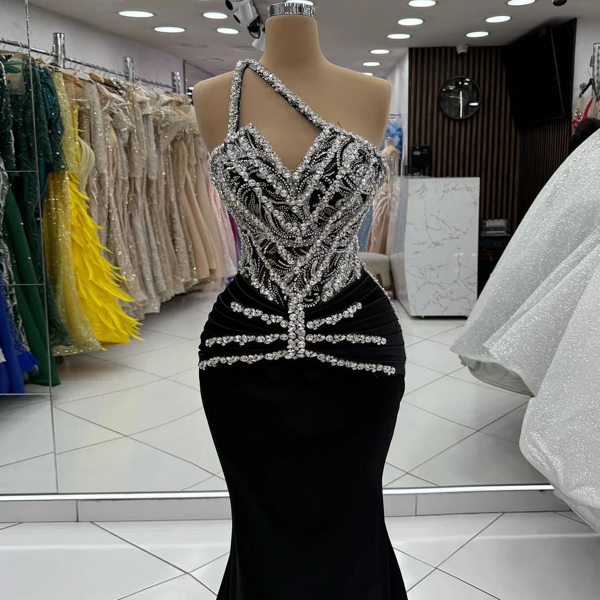 Modern Crystal Evening Dresses One Shoulder Prom Gowns Rhinestone Beading Sleevesless Princess Customized Vestidos De Noche Plus Size