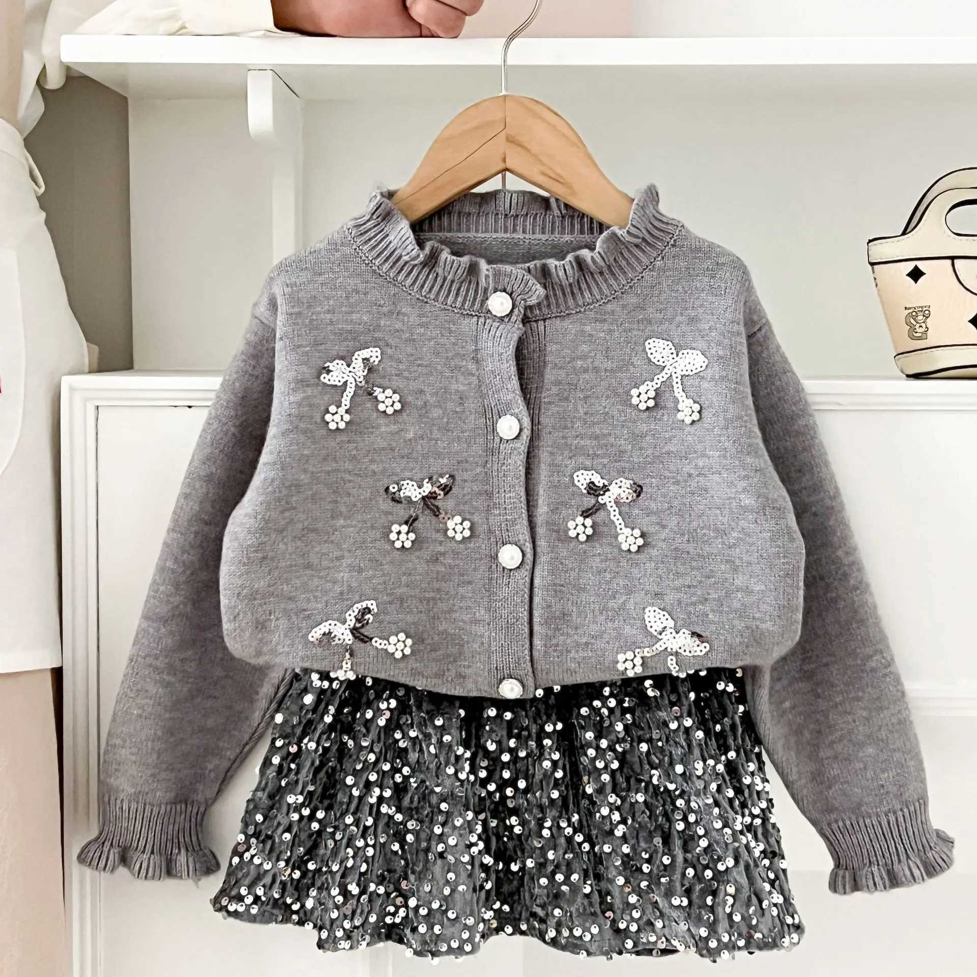 Girls Sweater Korean Skirt Set Spring and Autumn New Baby Girls Elegant Bright Diamond Knitted Cardigan Sparkling Princess Skirt L250926D8GC