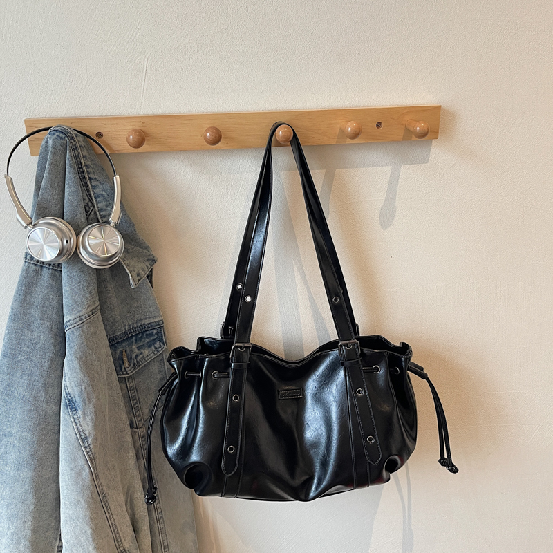 Ladies' casual, elegant, large capacity shoulder bag, simple, high-end, fashionable, shopping, commuting, crossbody bag, student lightweight cros