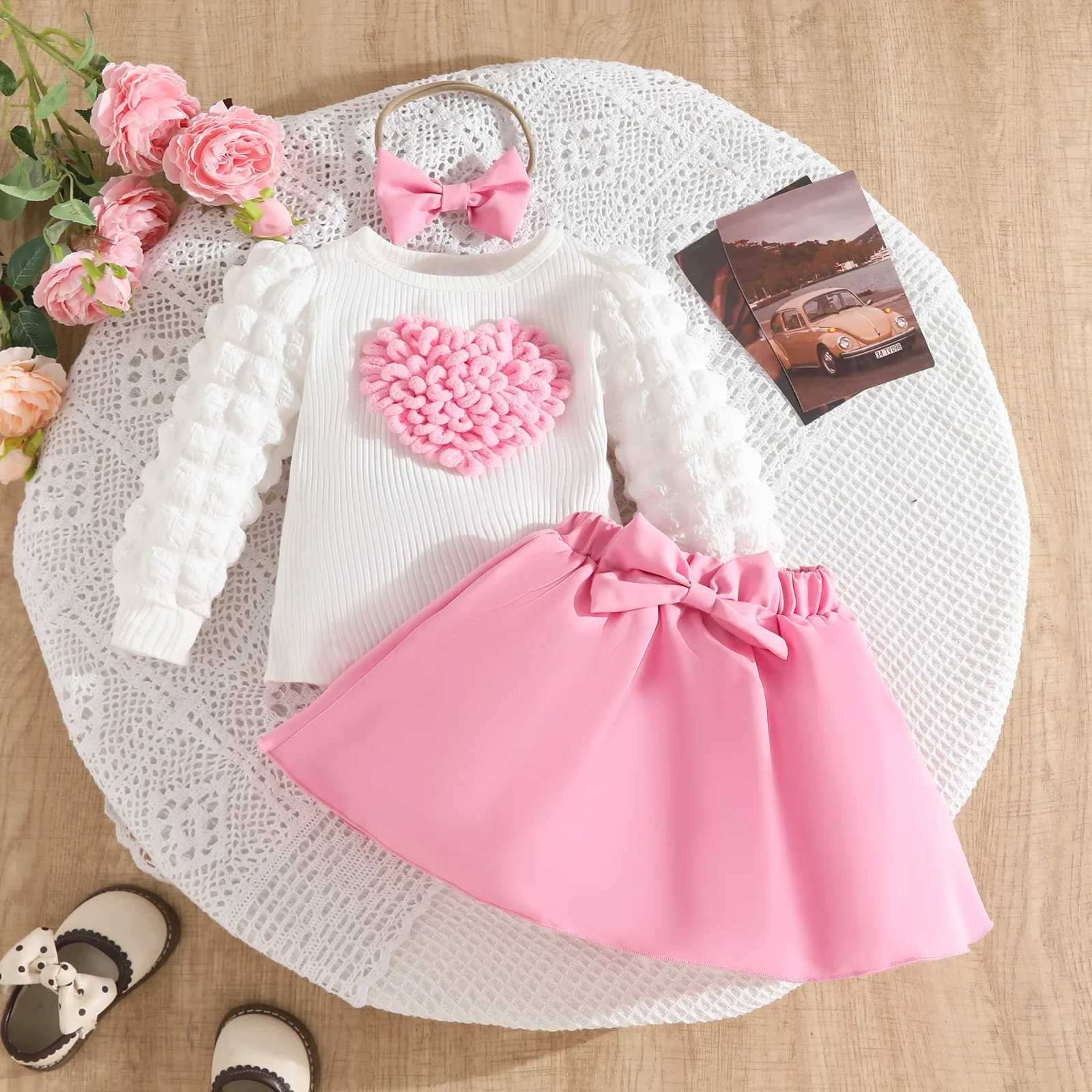 Toddler Girl 03Y Baby Clothing 3Pcs Set Bubble Sleeve Heart Top and Bow Skirt and Headband Sweet Party Newborn Girls Outfit L250926ZYJB