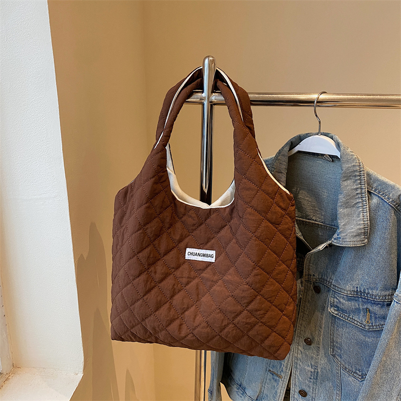 New ladies' elegant casual large capacity shoulder bag, simple and fashionable shopping commuting crossbody bag, student lightweight crossbody ba