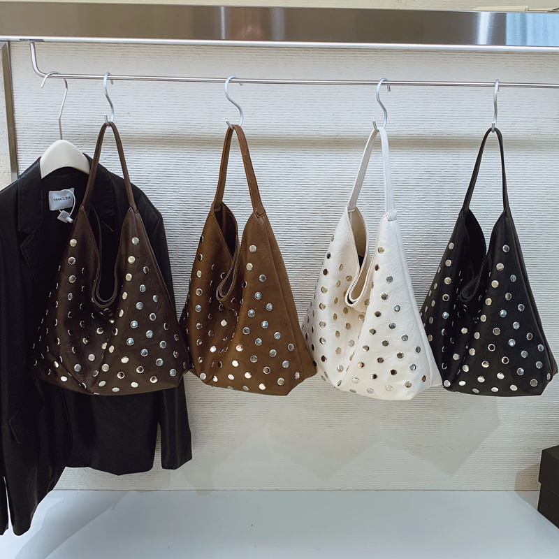 2025 fashion new casual elegant large capacity shoulder bag, simple and high-end shopping commuting crossbody bag, college student lightweight crossbo