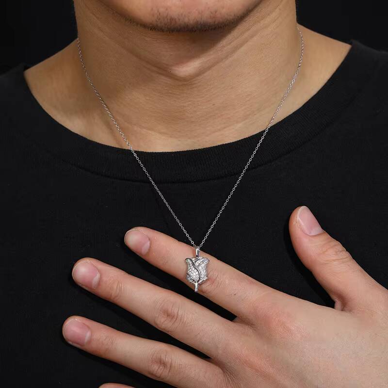 2023 Fashion S925 Silver Inlaid Moissanite Necklace Personalized Rose Pendant