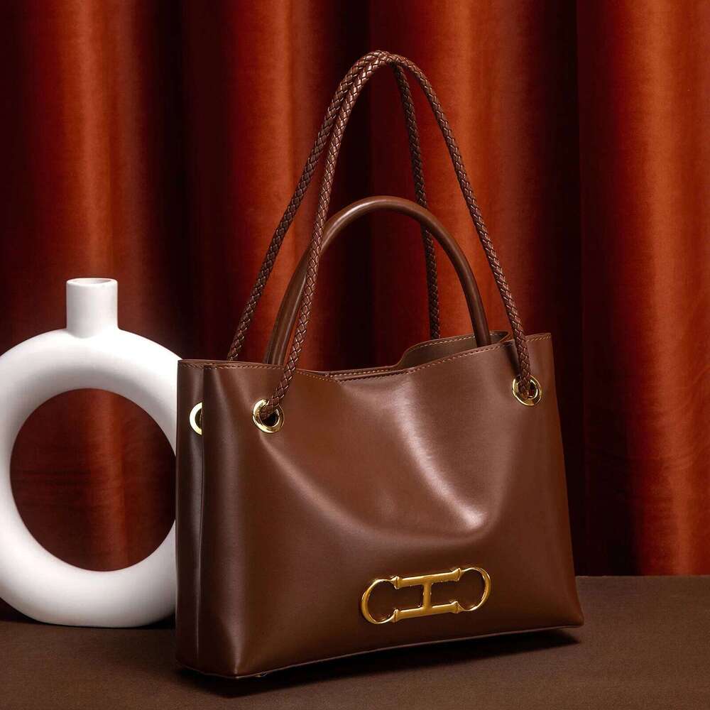 Designer Bag Classic Design Handbag Business Commuter Large Capacity Solid Color Women's New Shoulder Bag